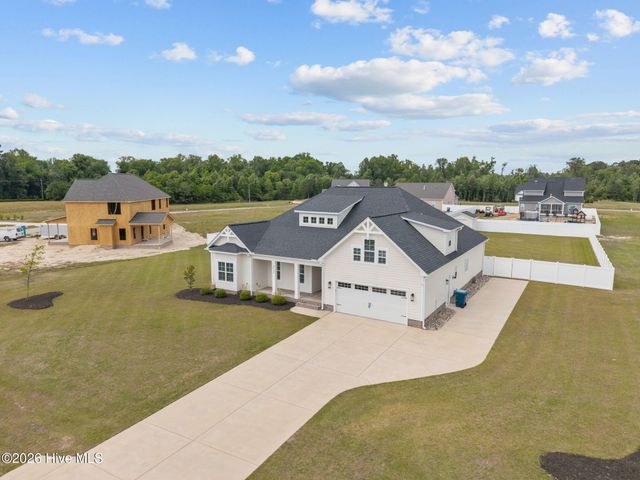 2737 Windflower Lane, Grimesland, NC 27837
