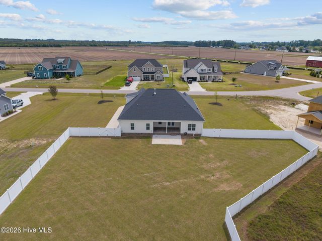 2737 Windflower Lane, Grimesland, NC 27837