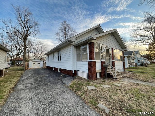 145 S 34th Street, Belleville, IL 62226