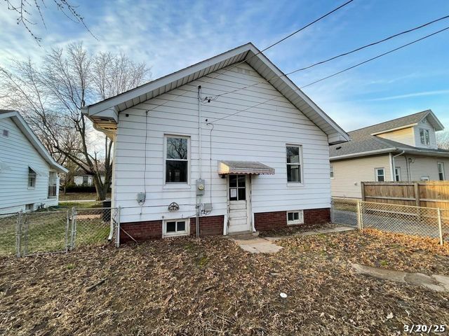 145 S 34th Street, Belleville, IL 62226