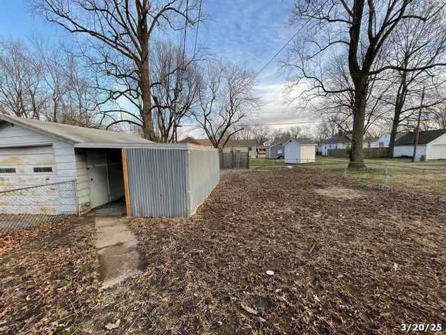 145 S 34th Street, Belleville, IL 62226
