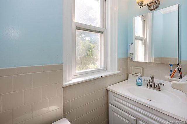 7333 71st Place, Glendale, NY 11385