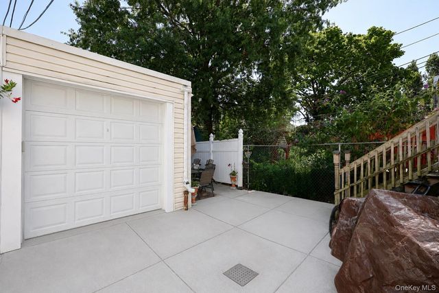 7333 71st Place, Glendale, NY 11385
