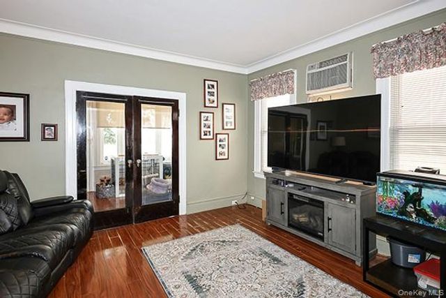 7333 71st Place, Glendale, NY 11385