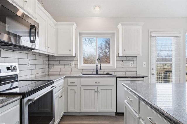 406 Timbercreek Drive, Belton, MO 64012