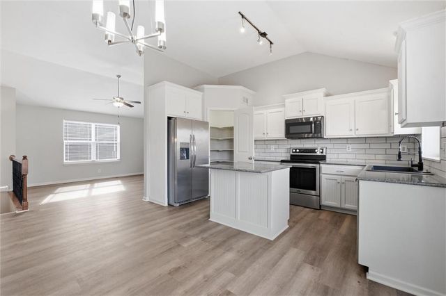 406 Timbercreek Drive, Belton, MO 64012