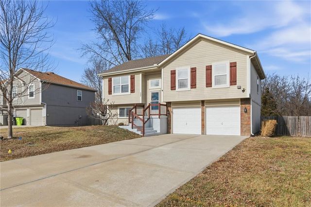 406 Timbercreek Drive, Belton, MO 64012