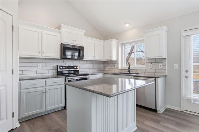 406 Timbercreek Drive, Belton, MO 64012