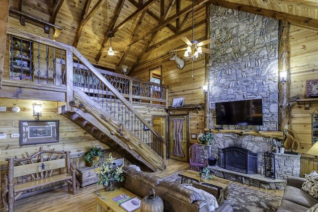 110 Green Valley Trail, Mineral Bluff, GA 30559