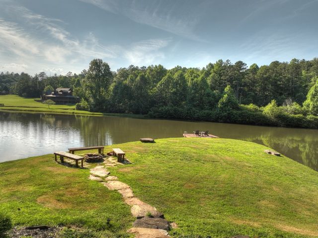 110 Green Valley Trail, Mineral Bluff, GA 30559