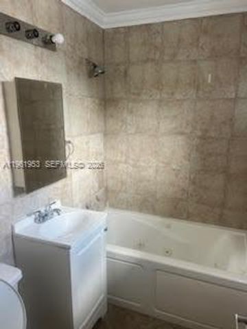 4444 SW 67th Ave 17, Miami, FL 33155