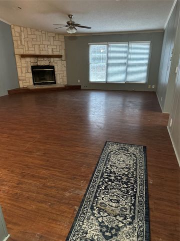 109 Canyon Valley Court, Weatherford, TX 76085