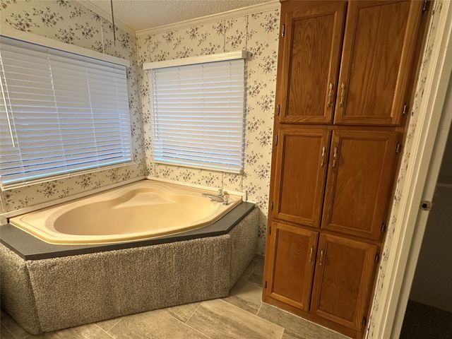 109 Canyon Valley Court, Weatherford, TX 76085