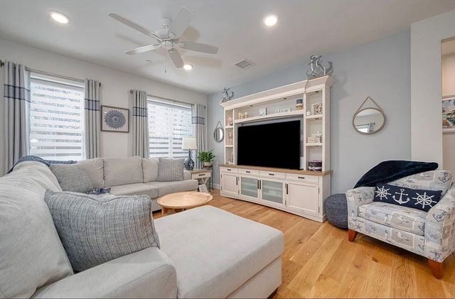 50 Coppersmith Way 302, Canton, MA 02021