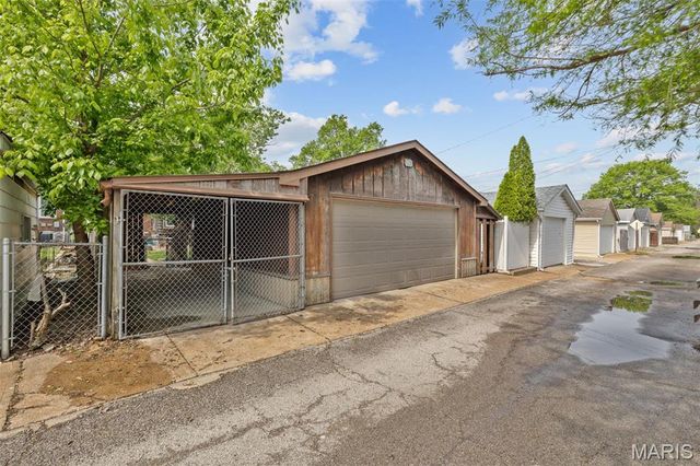 5245 Robert Avenue, St Louis, MO 63109