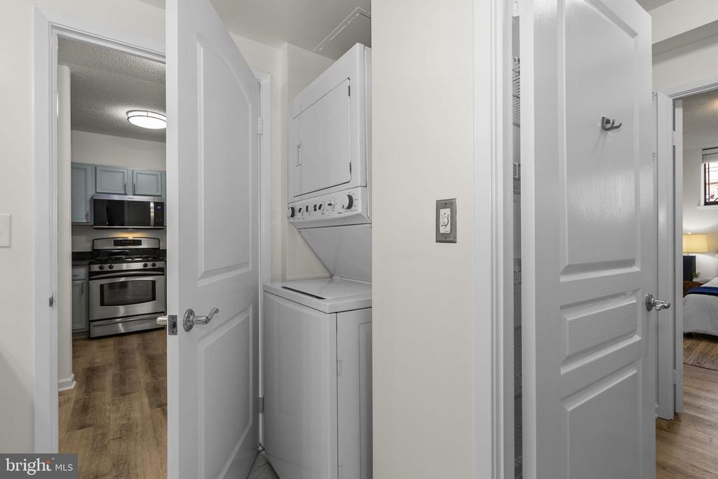 Image 11 of property listing at 7111 WOODMONT AVE #108, Bethesda, MD 20815