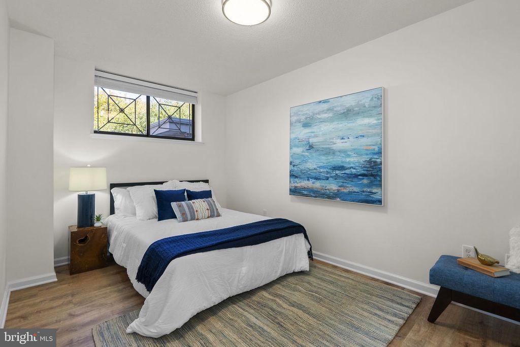 Image 12 of property listing at 7111 WOODMONT AVE #108, Bethesda, MD 20815