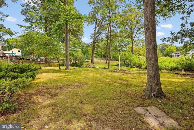 5078 LERCH DR, Shady Side, MD 20764