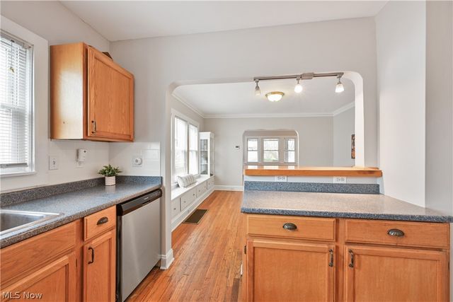 2131 Wascana Avenue, Lakewood, OH 44107