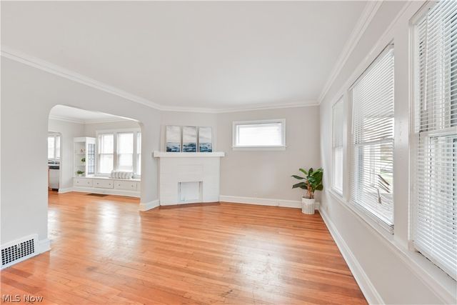 2131 Wascana Avenue, Lakewood, OH 44107