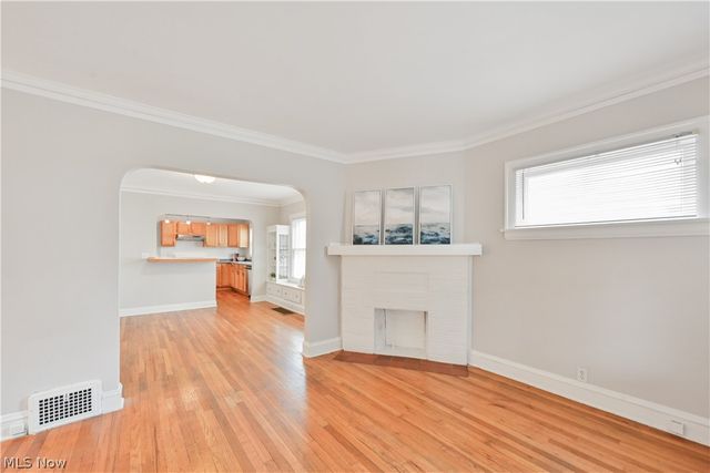 2131 Wascana Avenue, Lakewood, OH 44107
