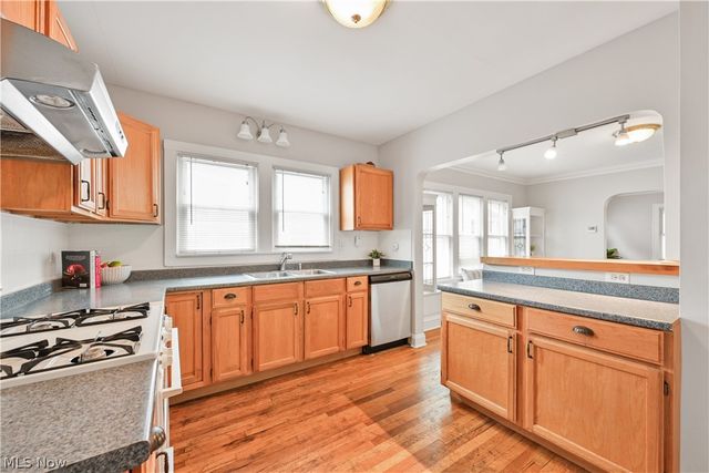 2131 Wascana Avenue, Lakewood, OH 44107