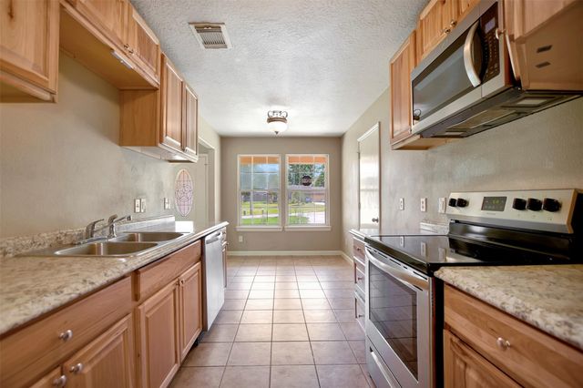 10731 Royal Terrell Drive, Conroe, TX 77303