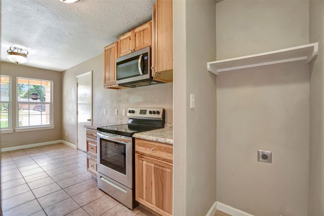 10731 Royal Terrell Drive, Conroe, TX 77303