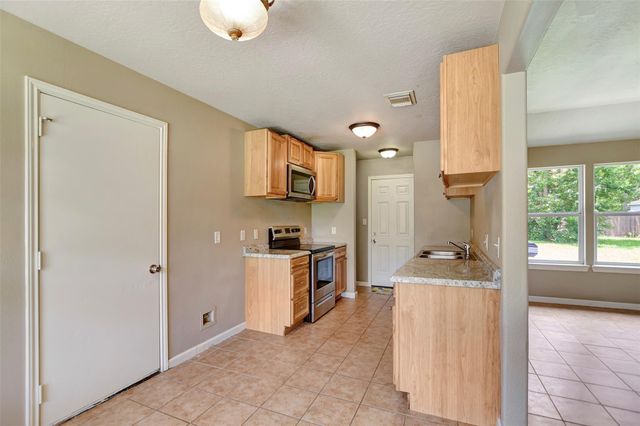 10731 Royal Terrell Drive, Conroe, TX 77303