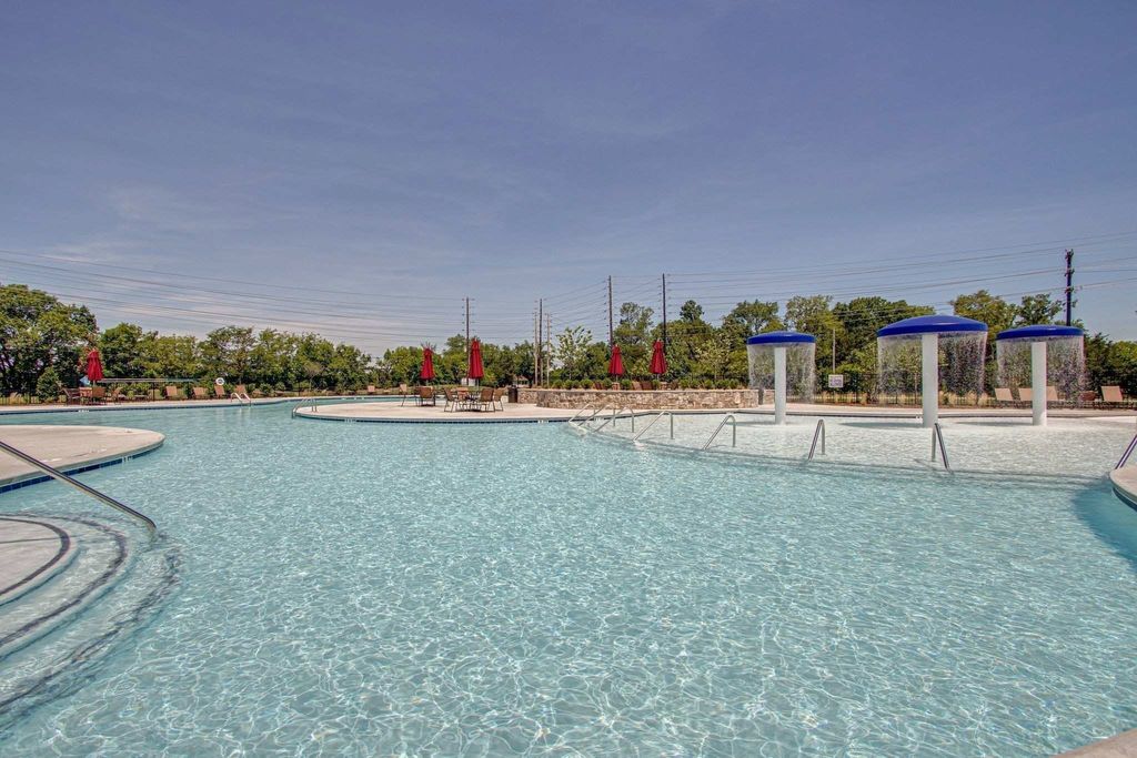 5004 Hunters Village Drive, Lebanon, TN 37087