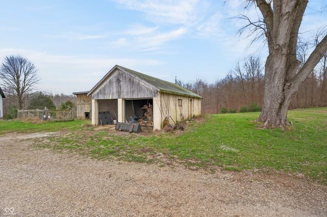 7408 N Tree Farm Road, Solsberry, IN 47459