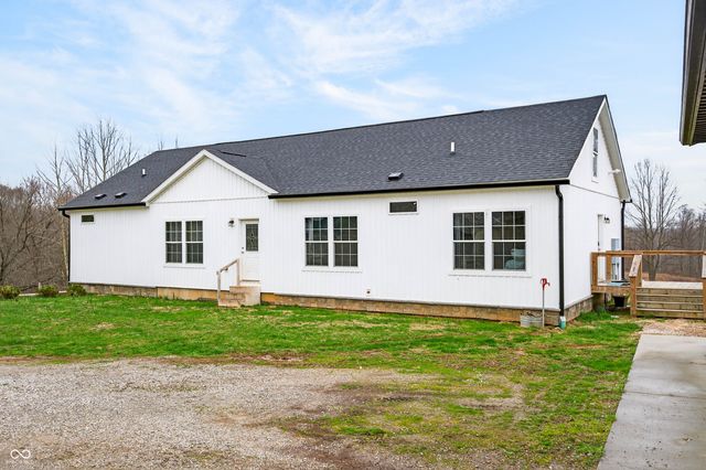 7408 N Tree Farm Road, Solsberry, IN 47459