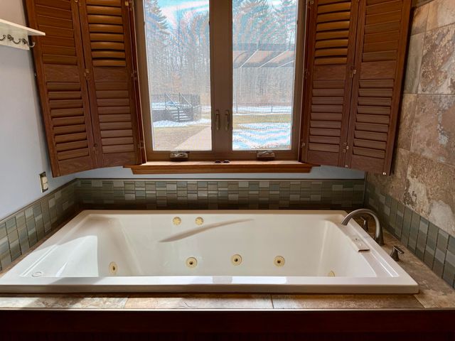 223 Bear Swamp Road, Peru, NY 12972