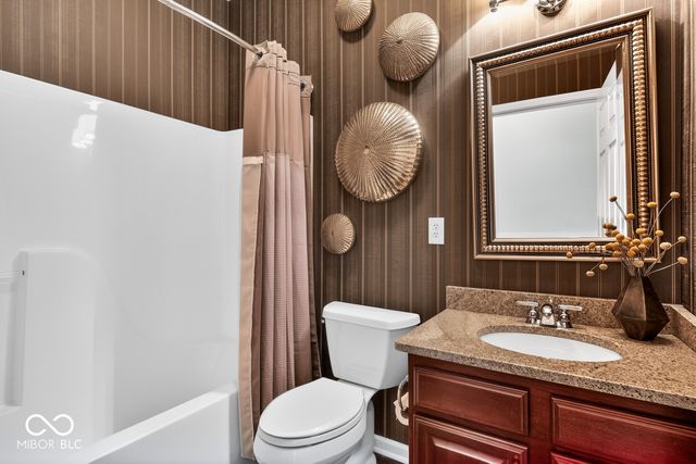 11490 Niagara Drive, Fishers, IN 46037