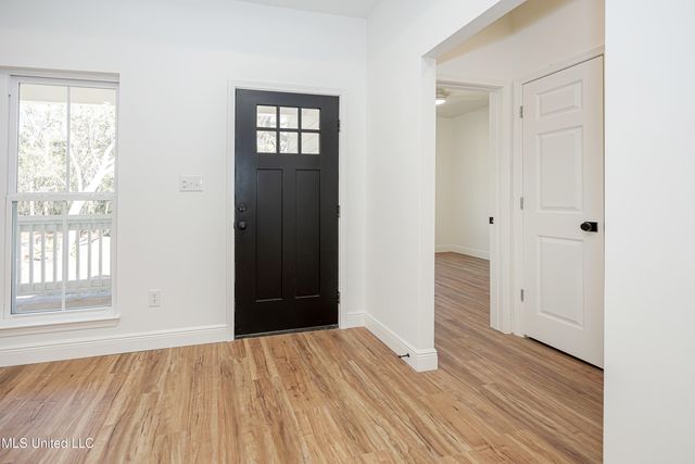 811 Bay Street, Ocean Springs, MS 39564