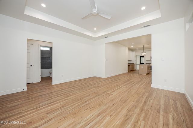 811 Bay Street, Ocean Springs, MS 39564