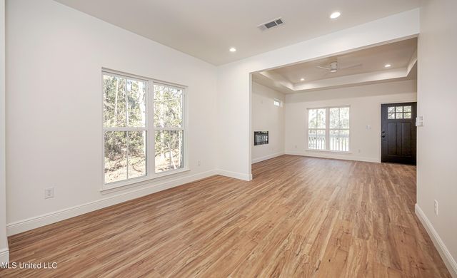 811 Bay Street, Ocean Springs, MS 39564