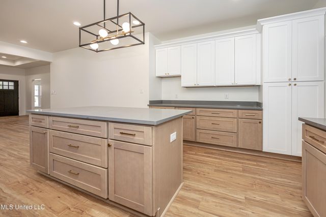 811 Bay Street, Ocean Springs, MS 39564