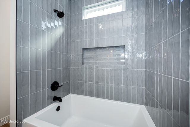 811 Bay Street, Ocean Springs, MS 39564