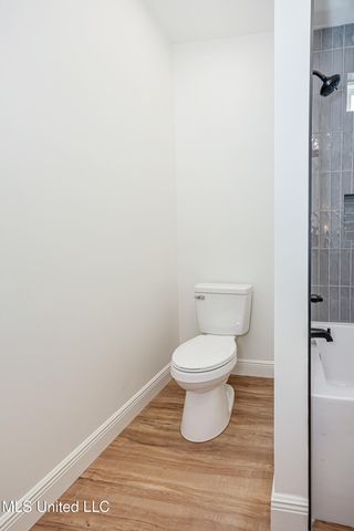 811 Bay Street, Ocean Springs, MS 39564