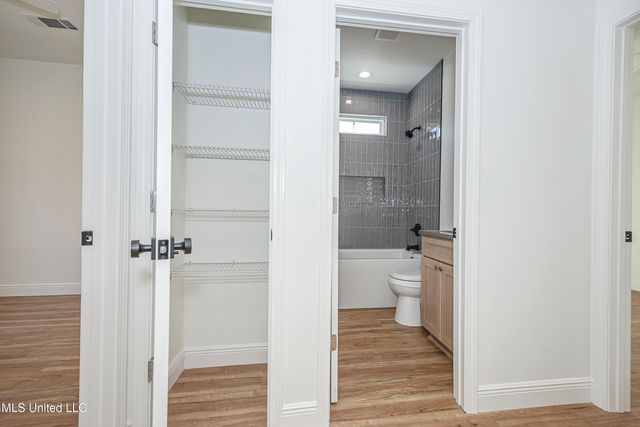 811 Bay Street, Ocean Springs, MS 39564