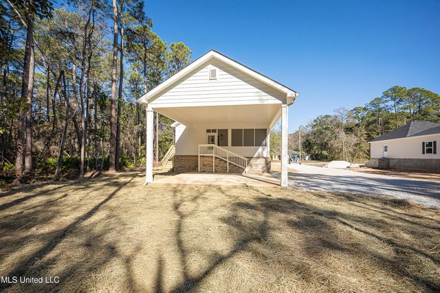 811 Bay Street, Ocean Springs, MS 39564