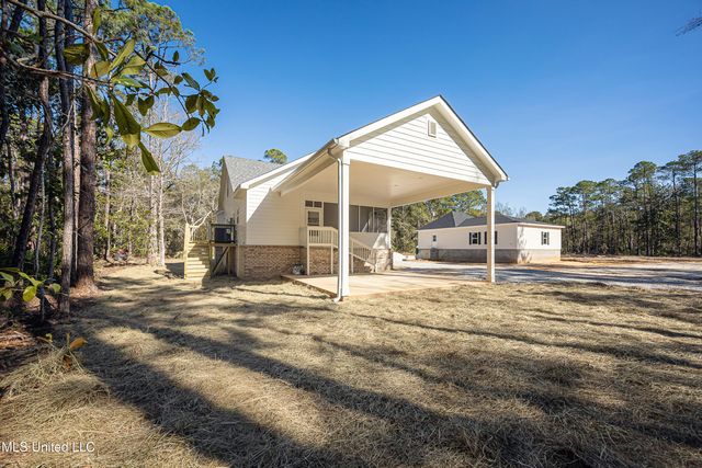 811 Bay Street, Ocean Springs, MS 39564