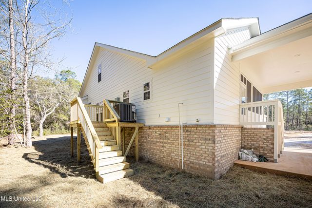 811 Bay Street, Ocean Springs, MS 39564