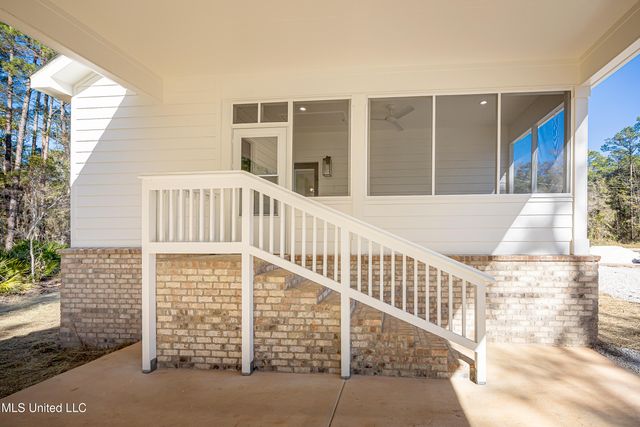 811 Bay Street, Ocean Springs, MS 39564