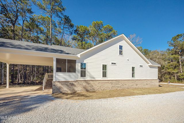 811 Bay Street, Ocean Springs, MS 39564