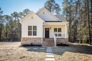 811 Bay Street, Ocean Springs, MS 39564