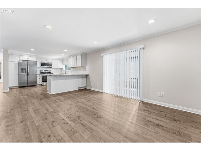 100 Sw 195TH Ave 10, Beaverton, OR 97006