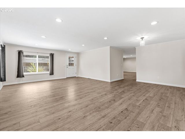 100 Sw 195TH Ave 10, Beaverton, OR 97006