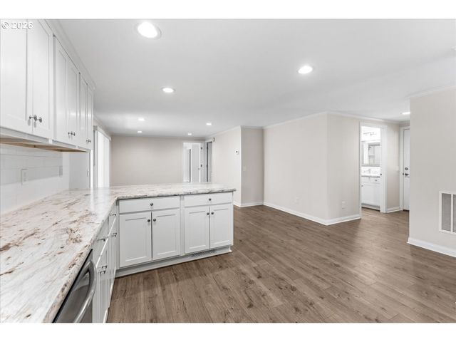 100 Sw 195TH Ave 10, Beaverton, OR 97006